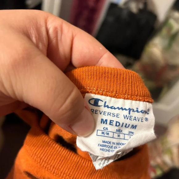 CHAMPION REVERSE WEAVE CROPPED LOGO TEE - Picture 2 of 3